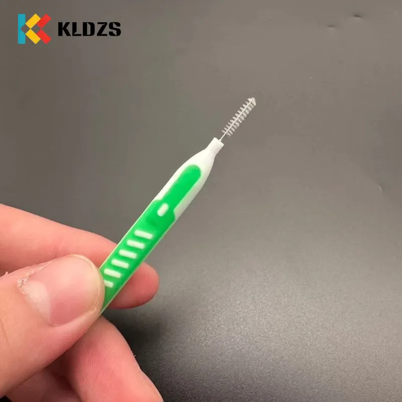 Μεσοδοντική βούρτσα Push-Pull